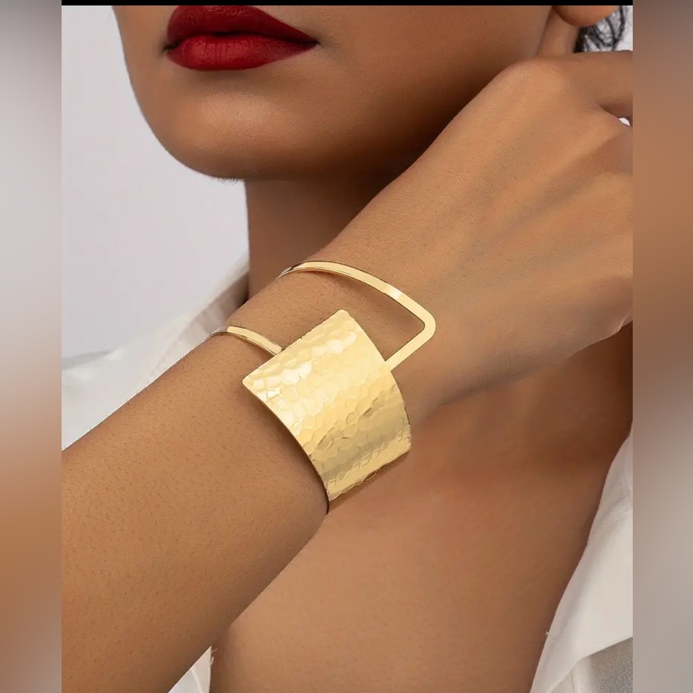 Geometric Golden Irregular Shape Bangle - image 1